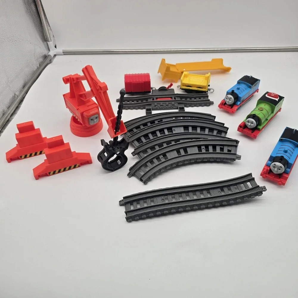 Thomas and Friends Lot Of 17 Pieces- Trackmaster Trains‎ & Track Various Items